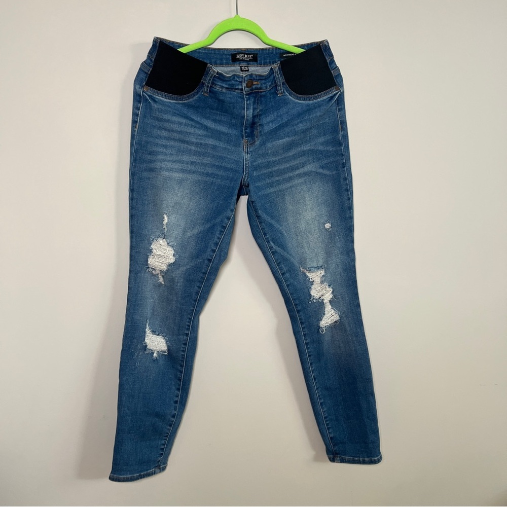 Judy Blue Boyfriend Distressed Blue Jeans